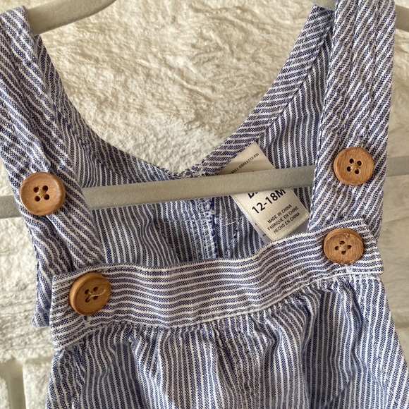 Baby B’gosh Pinstripe Romper • 12-18 Months - Picture 2 of 9